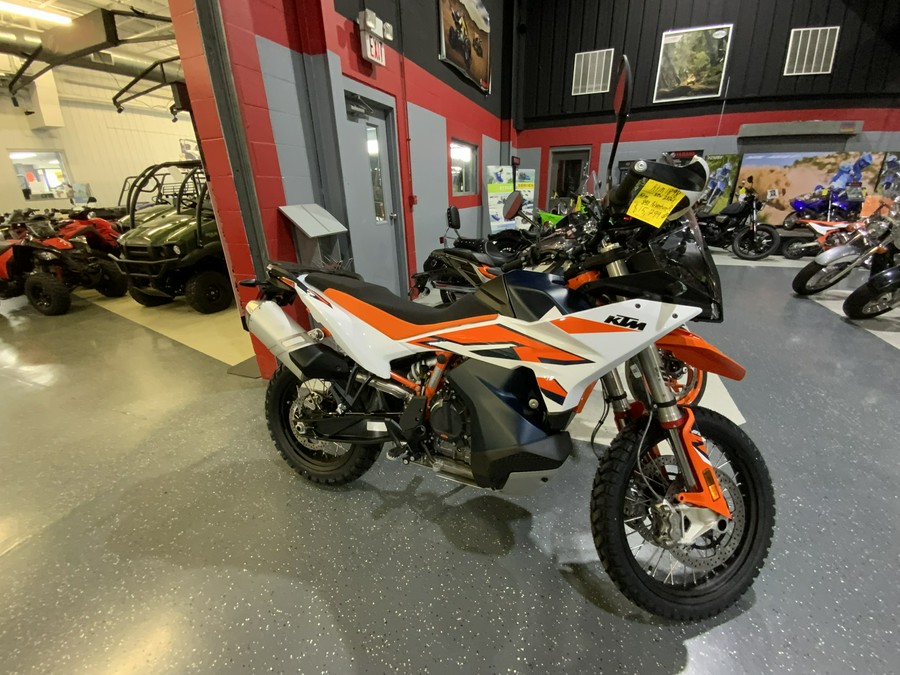 2024 KTM Adventure 890 R