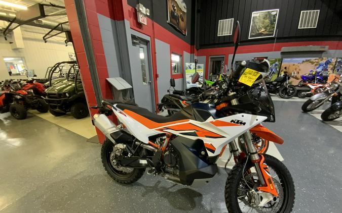 2024 KTM Adventure 890 R