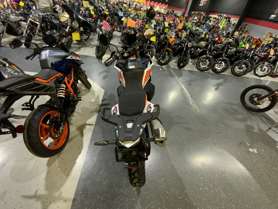 2024 KTM Adventure 890 R