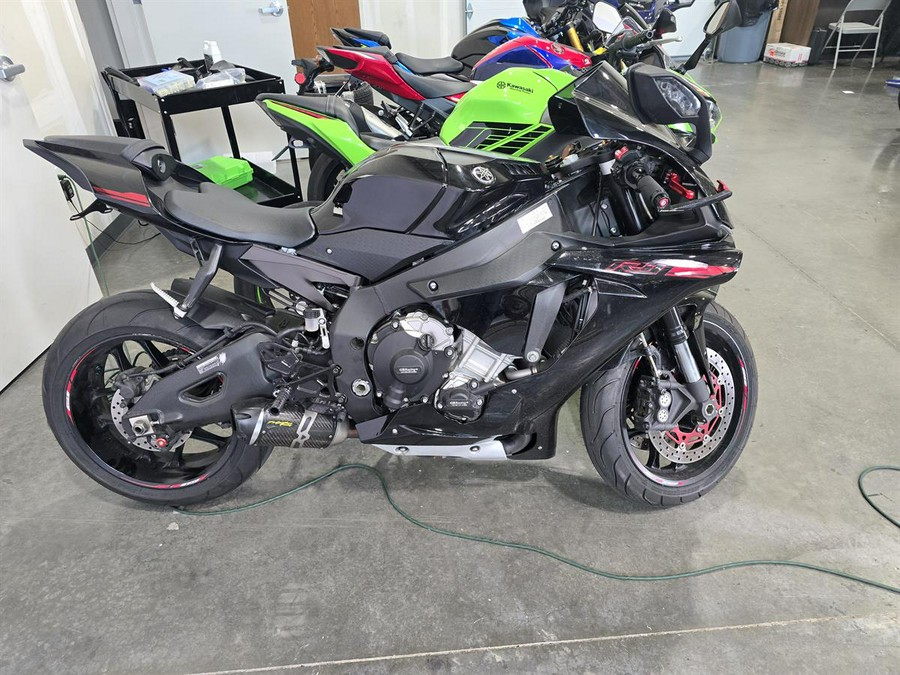 2015 Yamaha YZF-R1 - $13,499.00