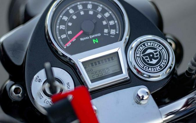 2022 Royal Enfield Classic 350 Halcyon Black