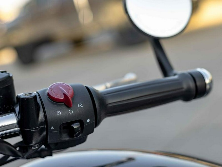 2022 Royal Enfield Classic 350 Halcyon Black