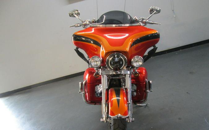 2013 Harley-Davidson® FLHTCUSE8 - CVO™ Ultra Classic® Electra Glide®