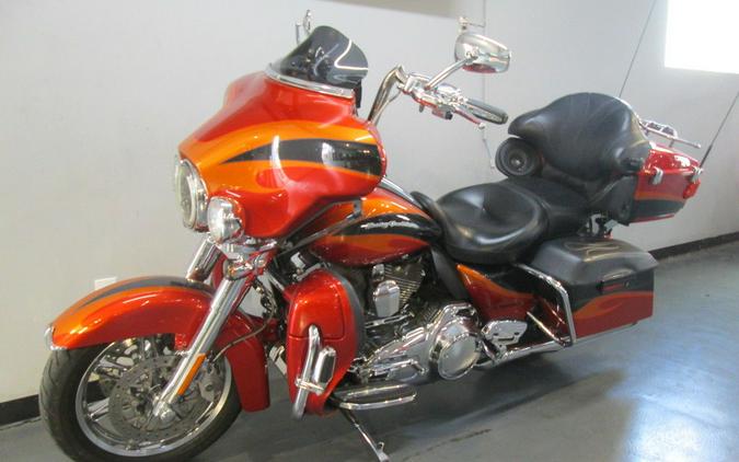 2013 Harley-Davidson® FLHTCUSE8 - CVO™ Ultra Classic® Electra Glide®