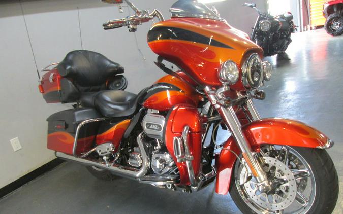 2013 Harley-Davidson® FLHTCUSE8 - CVO™ Ultra Classic® Electra Glide®