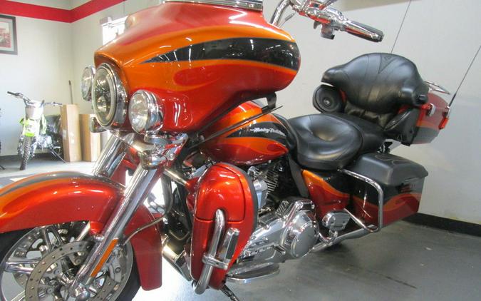 2013 Harley-Davidson® FLHTCUSE8 - CVO™ Ultra Classic® Electra Glide®