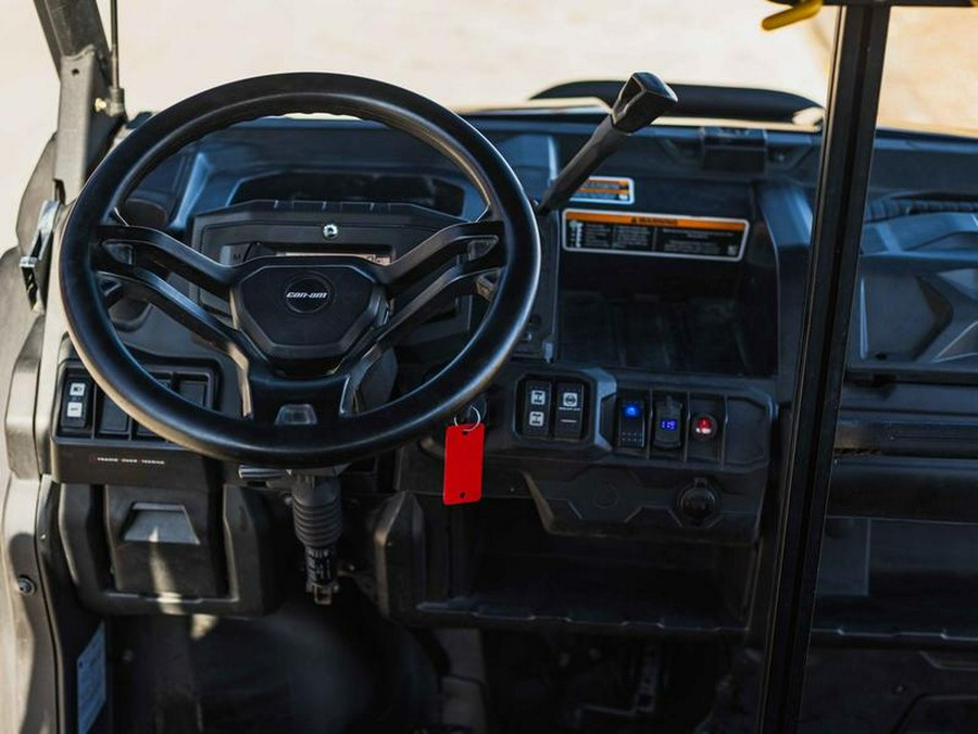2023 Can-Am® Defender MAX DPS HD10