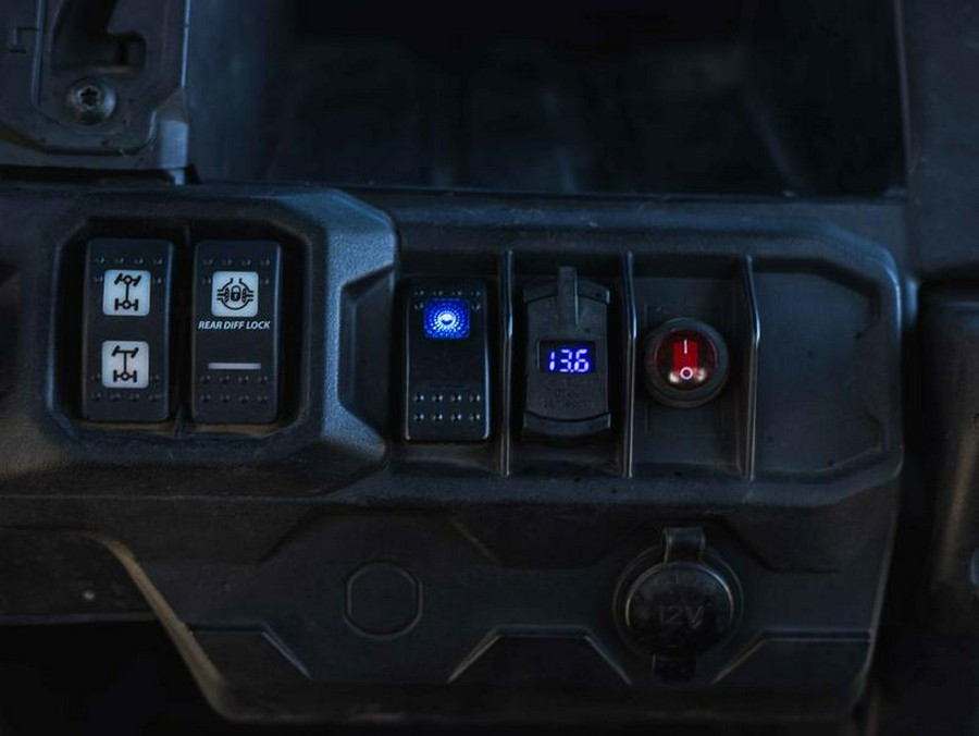 2023 Can-Am® Defender MAX DPS HD10