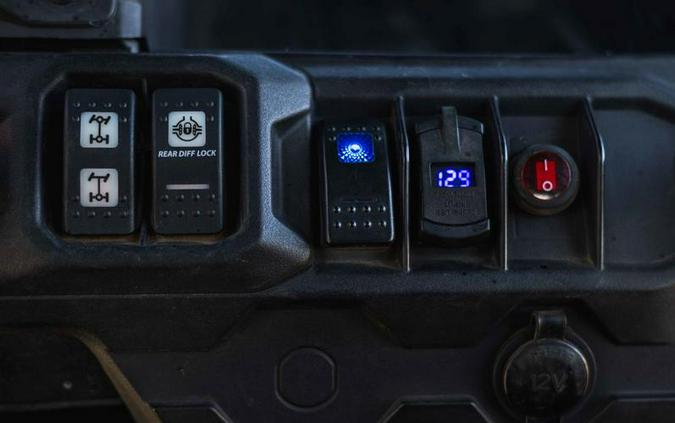 2023 Can-Am® Defender MAX DPS HD10