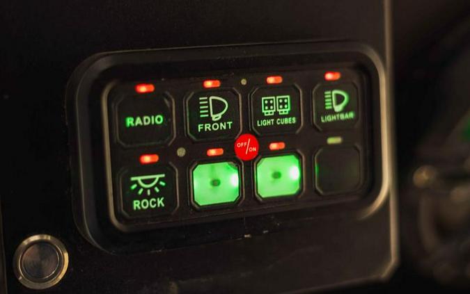 2023 Can-Am® Defender MAX DPS HD10