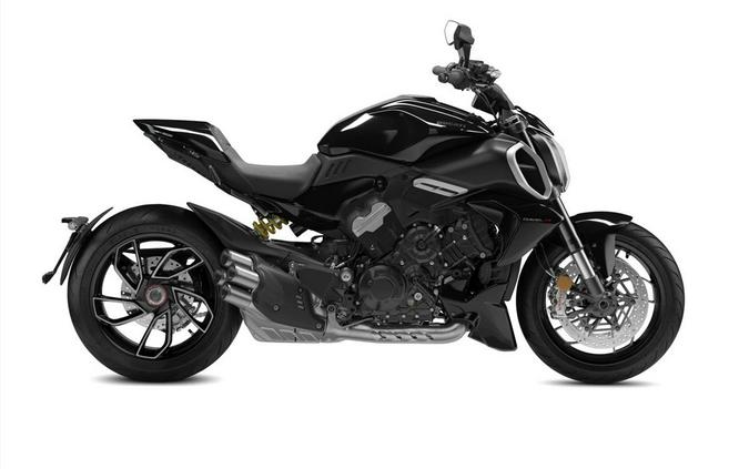 2023 Ducati Diavel V4 Thrilling Black