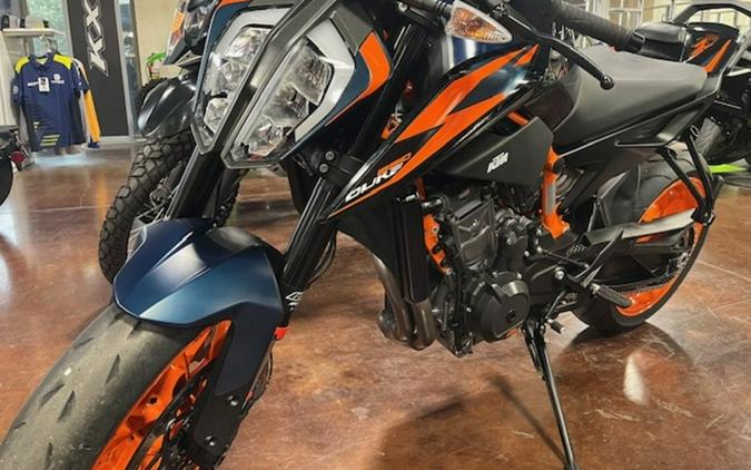 2023 KTM 890 Duke R