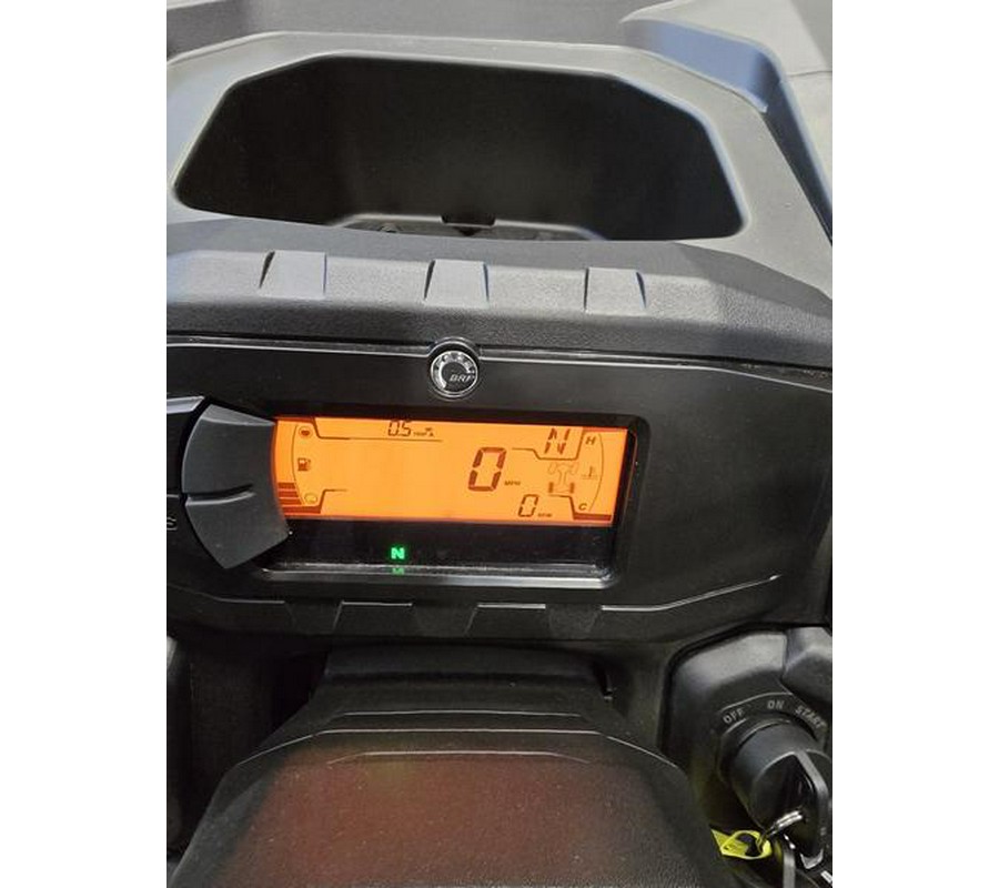 2025 Can-Am® Defender MAX HD7