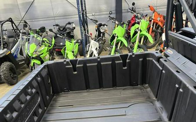 2025 Can-Am® Defender MAX HD7