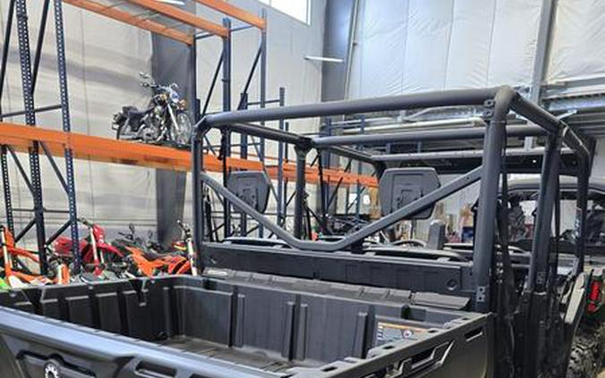 2025 Can-Am® Defender MAX HD7