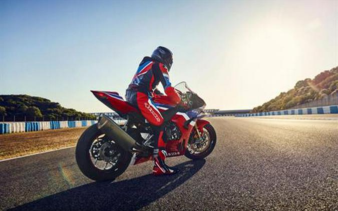 2027 Honda CBR1000RR-R Fireblade SP