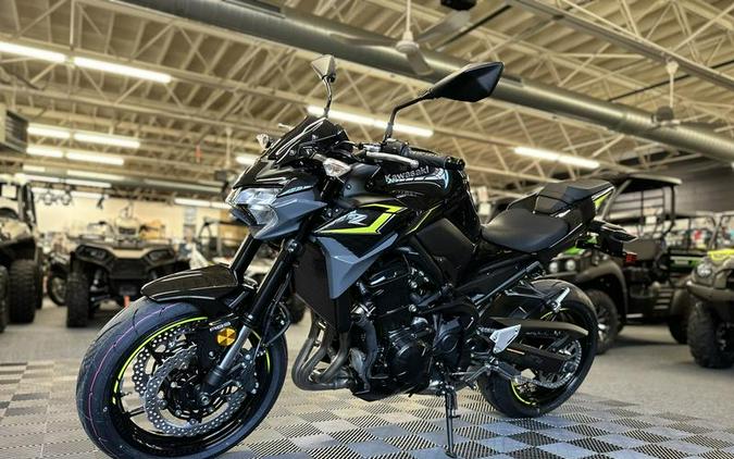 2024 Kawasaki Z900 ABS Metallic Spark Black/Metallic Matte Dark Gray