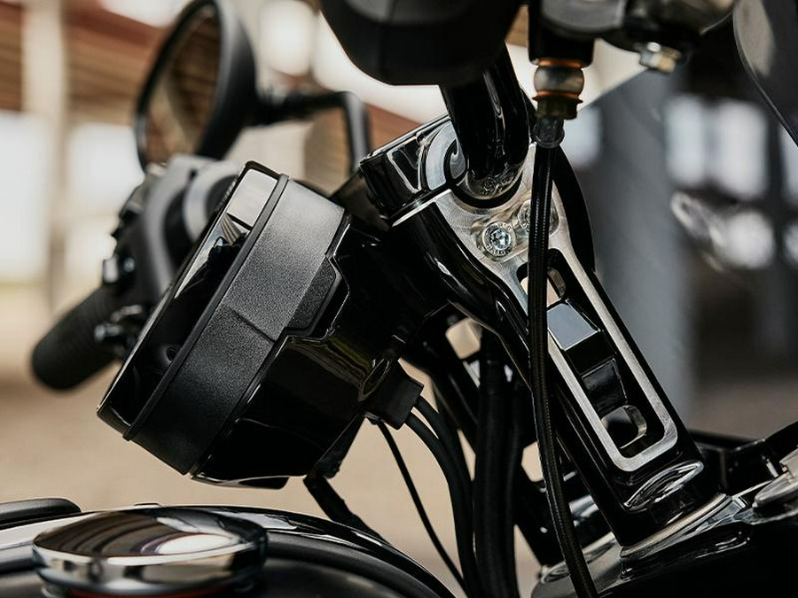 2024 Indian Motorcycle® Sport Chief Black Smoke