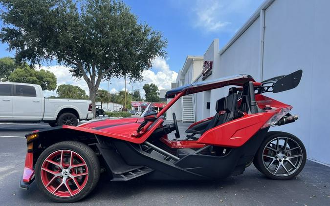 2016 Polaris Slingshot® Reverse Trike SL Red Pearl