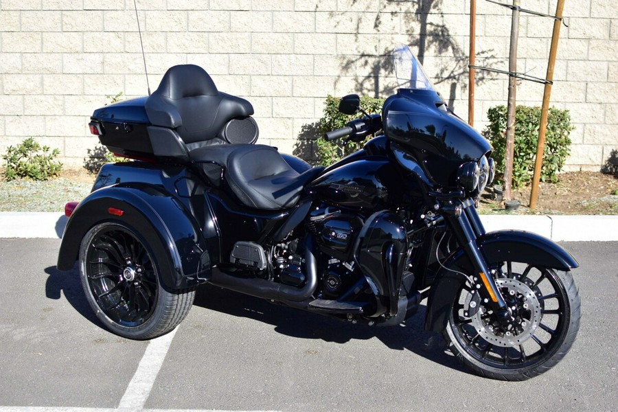 2025 Harley-Davidson Tri Glide Ultra FLHTCUTG