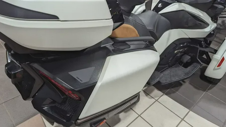 New 2024 CAN-AM SPYDER RT SEATOSKY VEGAS WHITE SATIN