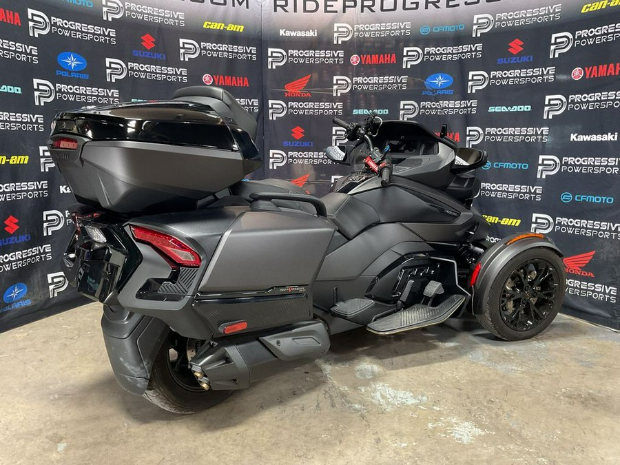 2022 Can-Am® Spyder RT Limited Dark Wheels