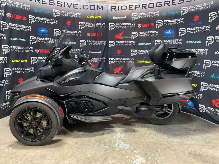 2022 Can-Am® Spyder RT Limited Dark Wheels