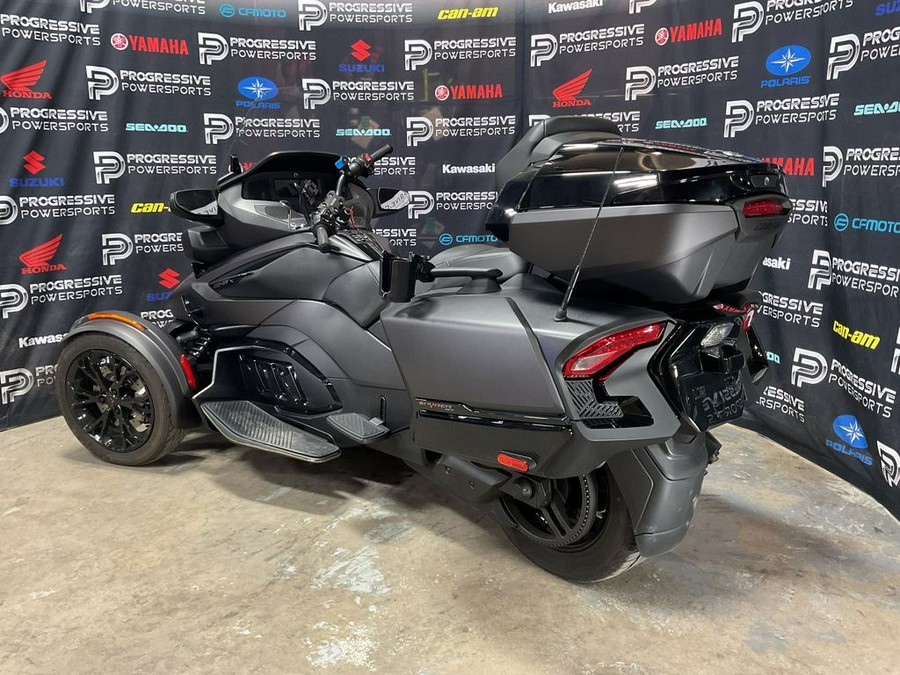 2022 Can-Am® Spyder RT Limited Dark Wheels