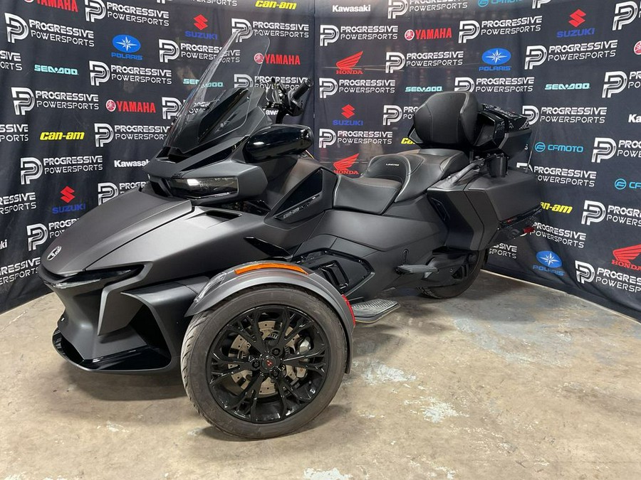 2022 Can-Am® Spyder RT Limited Dark Wheels