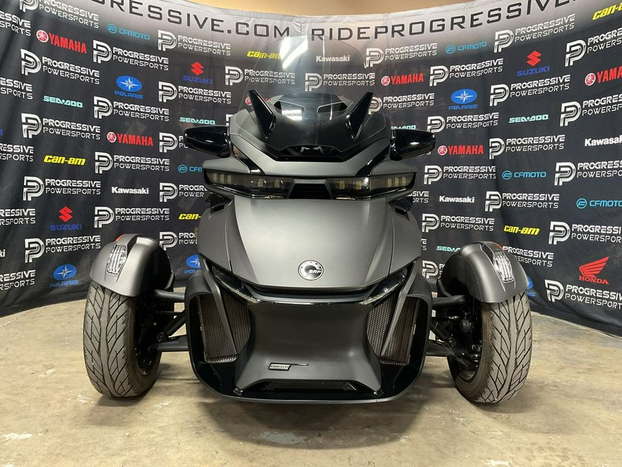 2022 Can-Am® Spyder RT Limited Dark Wheels