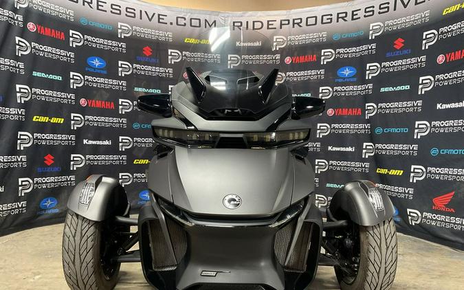 2022 Can-Am® Spyder RT Limited Dark Wheels