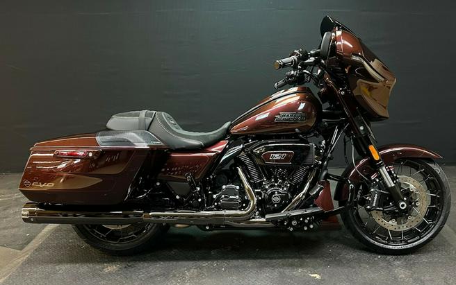 Harley-Davidson CVO™ Street Glide® 2024 FLHXSE COPPERHEAD