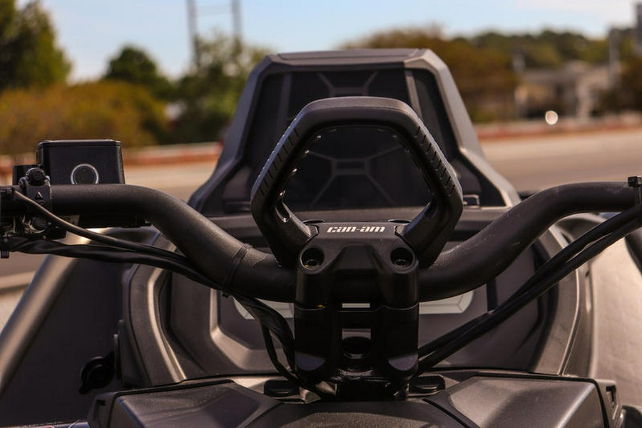 2026 Can-Am® Outlander X mr 1000R Granite Grey