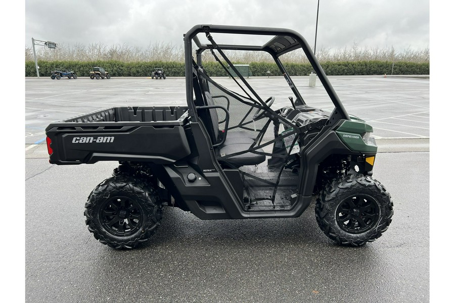 2024 Can-Am Defender DPS HD7