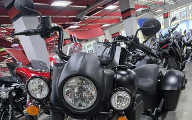 2019 Indian Springfield Dark Horse Thunder Black Smoke