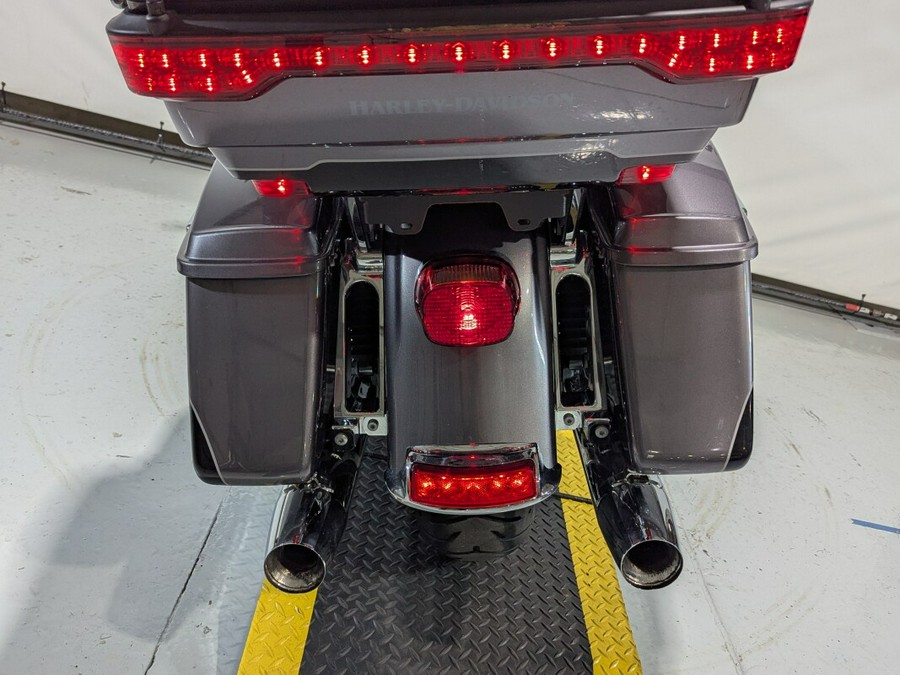 2014 Harley-Davidson® Ultra Limited Two-Tone Charcoal Pearl/Vivid Black