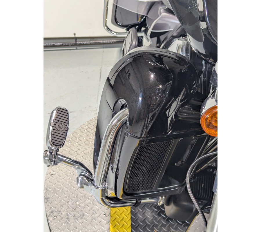 2014 Harley-Davidson® Ultra Limited Two-Tone Charcoal Pearl/Vivid Black