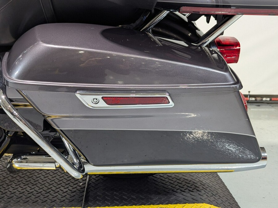 2014 Harley-Davidson® Ultra Limited Two-Tone Charcoal Pearl/Vivid Black