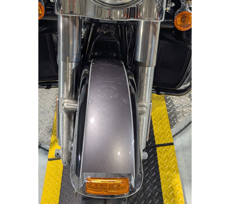 2014 Harley-Davidson® Ultra Limited Two-Tone Charcoal Pearl/Vivid Black
