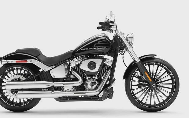 2026 Harley-Davidson Breakout Vivid Black Chrome Trim