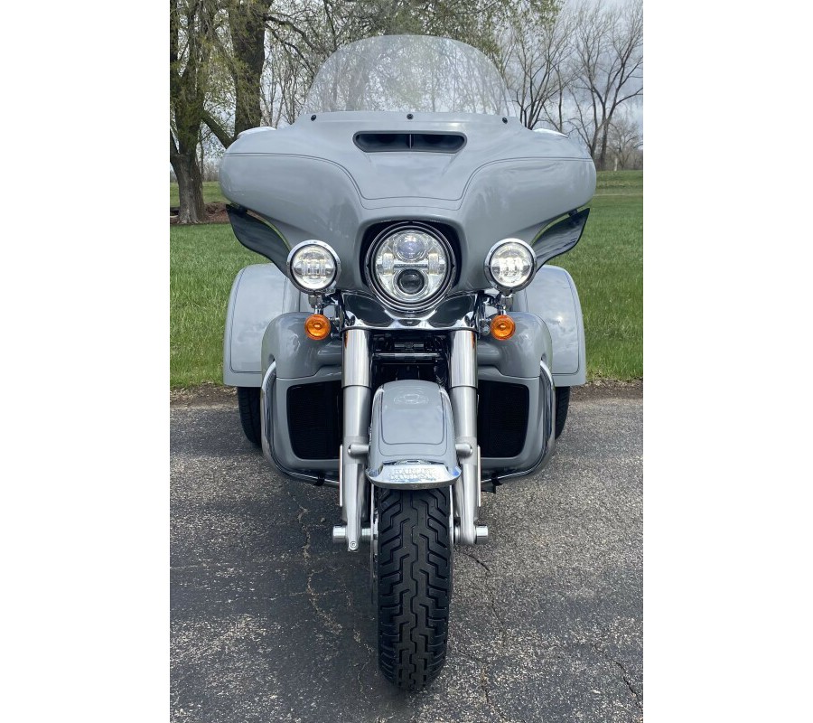 2024 Harley-Davidson Tri Glide Ultra Billiard Gray