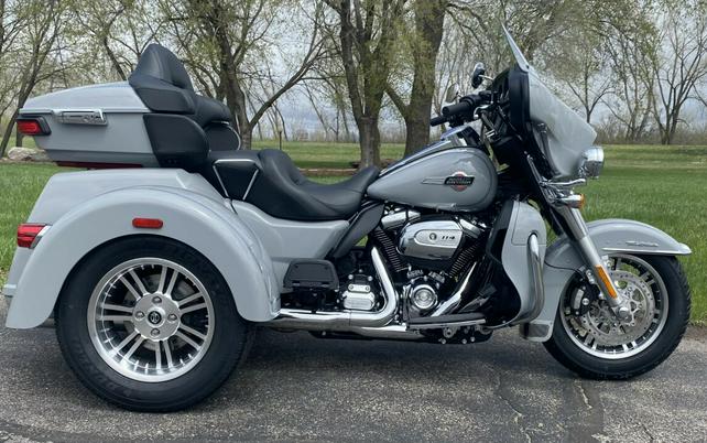 2024 Harley-Davidson Tri Glide Ultra Billiard Gray