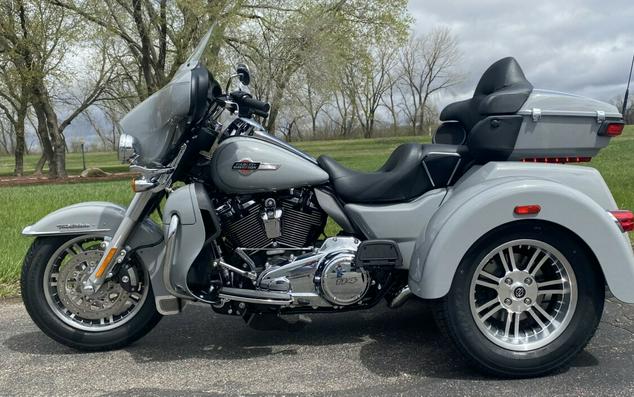 2024 Harley-Davidson Tri Glide Ultra Billiard Gray