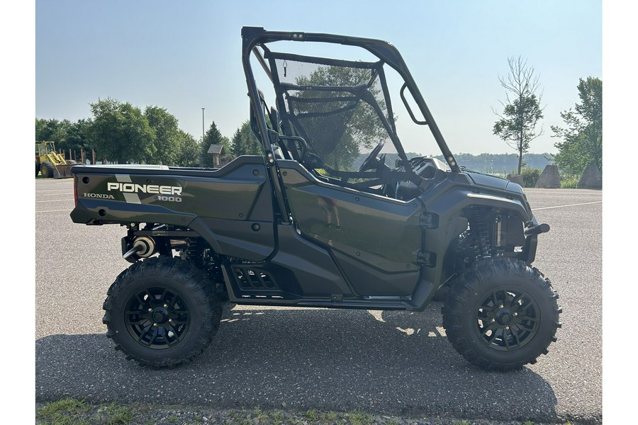 2024 Honda Pioneer 1000 Deluxe