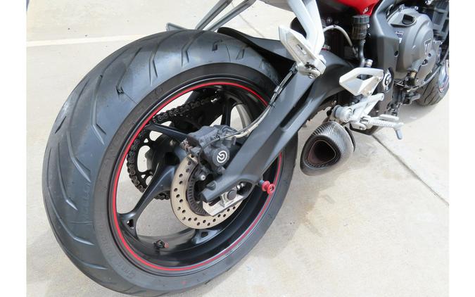2019 STREET TRIPLE R LOW RIDE HEIGHT - Triumph