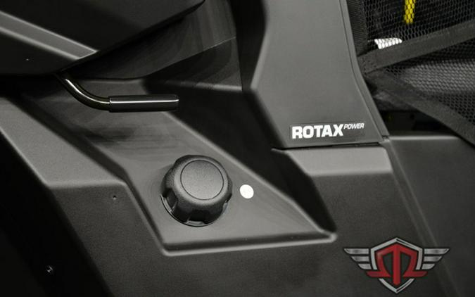 2025 Can-Am Defender DPS HD9 Compass Green