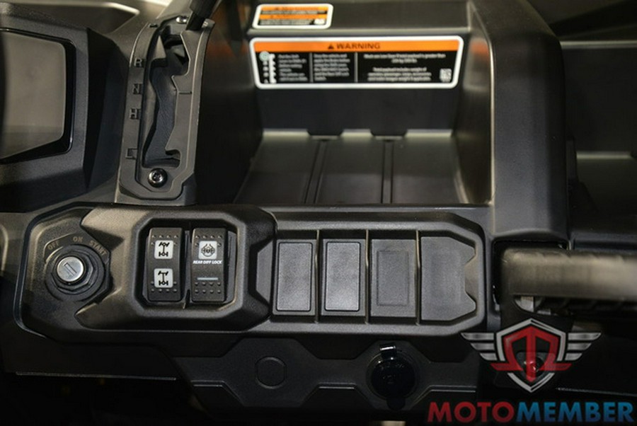 2025 Can-Am Defender DPS HD9 Compass Green