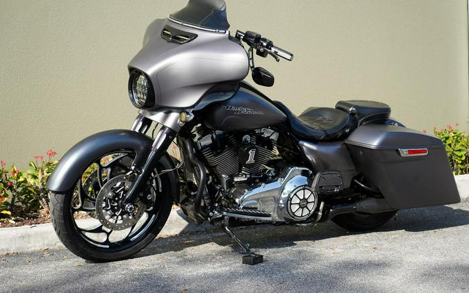 2016 Harley-Davidson® FLHXS - Street Glide® Special