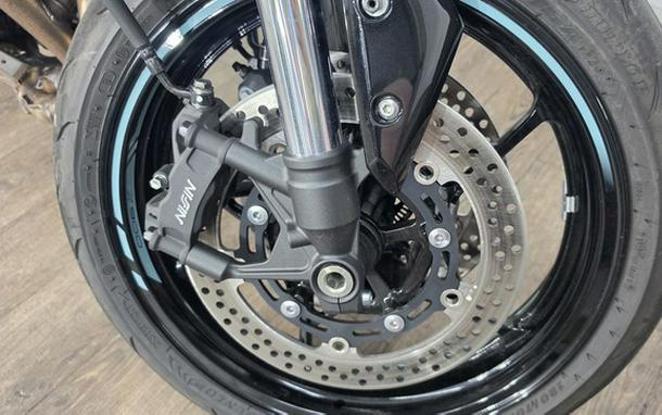 2025 Kawasaki Z900 ABS Galaxy Silver/Metallic Spark Black