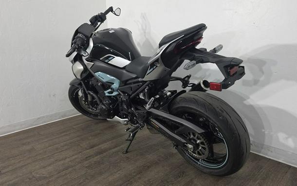 2025 Kawasaki Z900 ABS Galaxy Silver/Metallic Spark Black